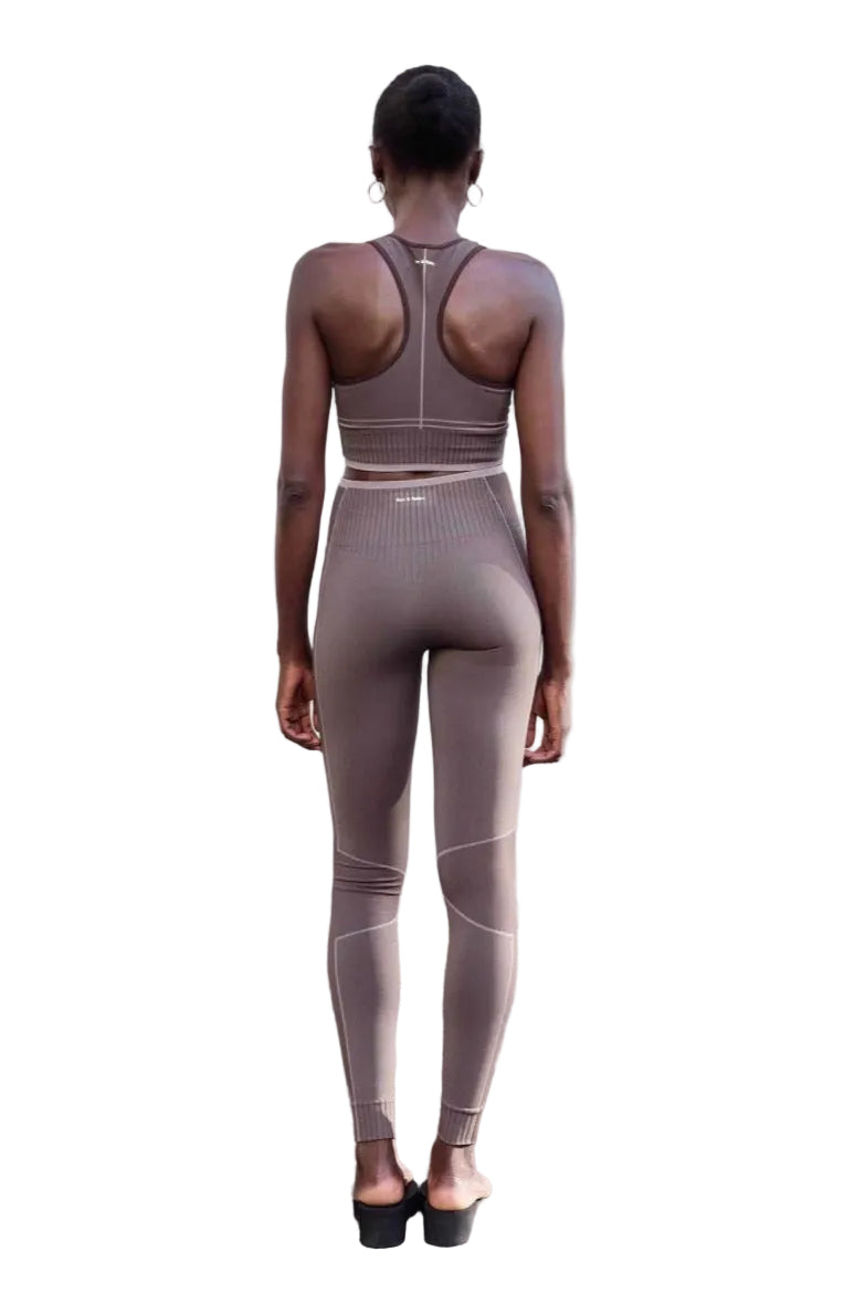 Reveal Seamless Sportsbra, Deep Espresso -Run & Relax